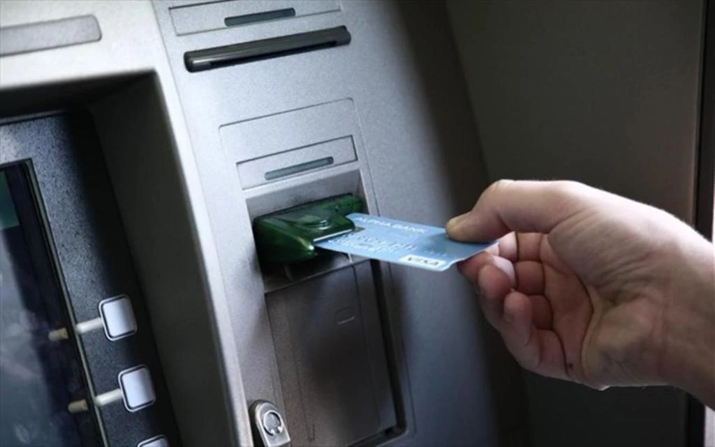 Ηλικιωμένος στην Κρήτη «τσέπωσε» 1.900 ευρώ από ΑΤΜ- Είχε μπλοκάρει το μηχάνημα από προηγούμενη συναλλαγή